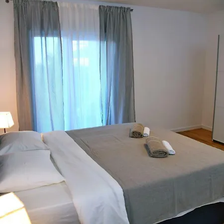 Valis Apartment *