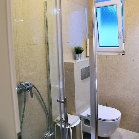 Valis Apartment